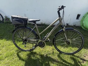 Top gepflegtes CUBE Touring HPA Trekkingrad Fahrkomfort Qualität & Stil vereint! - Bild 1 von 13
