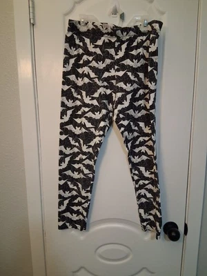 Leggings de Halloween para mujer No Boundaries con murciélagos por todas partes talla 15/17 Foto 1 de 4