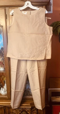 Комплект из 2 женских брюк Talbots из 100% чистого шелка с бежевой вышивкой на подкладке - Изображение 1 из 4