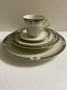5 Piece Mikasa Tropez Grande Ivory Place Setting - L5504 - Japan - Disc. 1984 - Picture 1 of 11