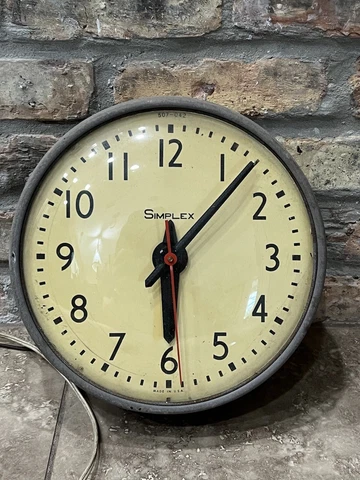 Vintage Simplex Wall Clock Model 804-053 10" Diameter Face, 3" Deep/Thick Works Cover