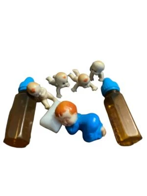 Винтажный детский душ украшения набор из 7 Babies бутылки пластиковый китчи милый - Изображение 1 из 4