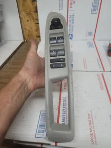 09-12 Chevrolet Traverse FRONT LEFT MASTER Window Switch Bezel Trim OEM - Picture 1 of 3