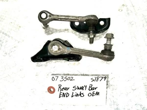 03-08 Soportes de montaje de barra estabilizadora superior trasera Nissan 350Z con eslabones finales par OEM - Imagen 1 de 12