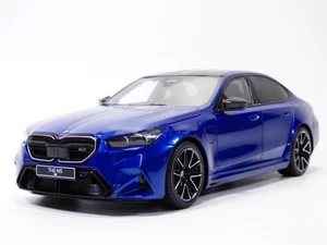 BMW M5 bleu Marina Bay 2024 série 5 1/18 G60 G90 - Imagen 1 de 5