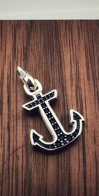 Colgante de ancla marítima de plata de ley David Yurman con diamantes negros Foto 1 de 4