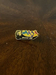 Nagano 1998 Olympics Olympic Luge Enamel Pin by Aminco - Picture 1 of 2