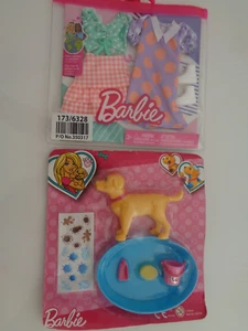 vestiti bambola barbie 2 abiti in una confezione e cane in plastica con cestino nuovo - Foto 1 di 5