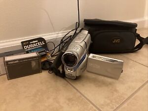 JVC GR-SXM37U Compact S-VHS Camcorder w/25x Optical /1000x Digital Zoom
