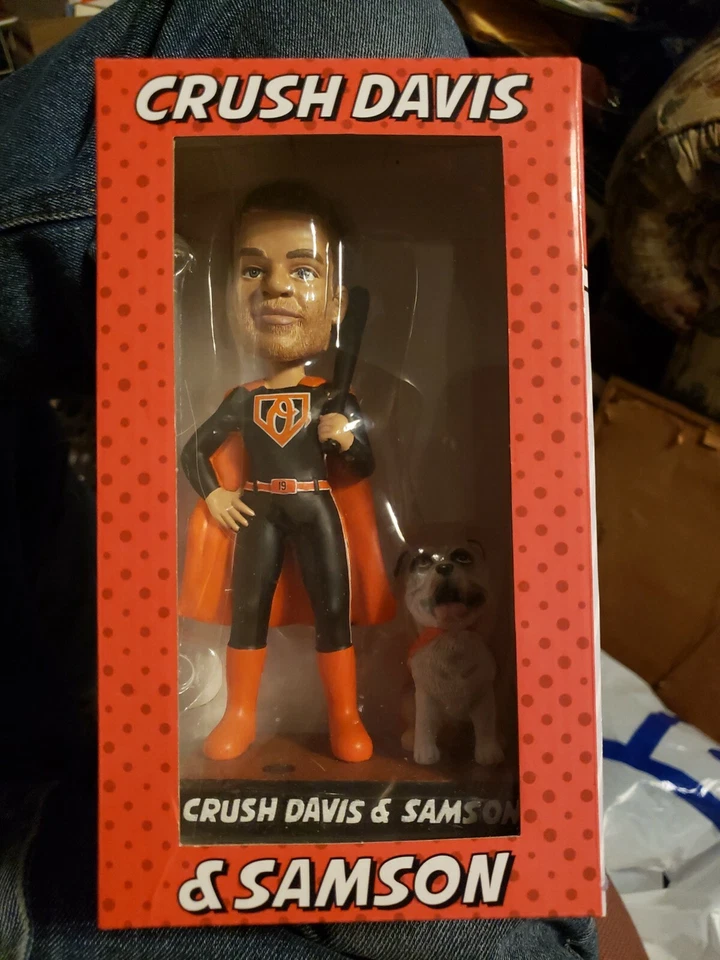 Nuevo, sin usar, en caja Baltimore Orioles Crush Davis & Samson Bobblehead y figura de acción -p Foto 1 de 1
