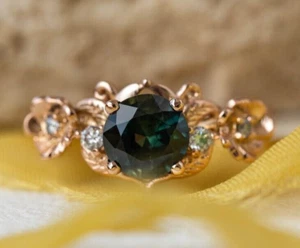 Anillo de diamantes creados en laboratorio y alejandrita natural certificado en oro rosa de 14kt - Imagen 1 de 6