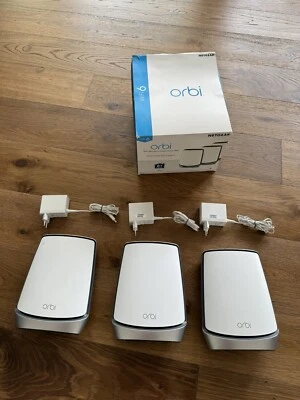 Netgear Orbi RBR850 Wifi 6 Mesh WLAN Router + 2 Satellites - Immagine 1 di 4