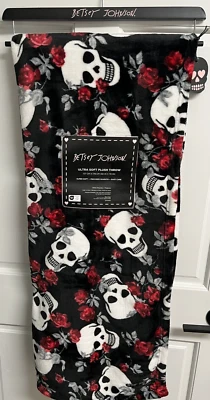 Betsey Johnson Halloween LANZAR Negro Esqueleto Calaveras Con ROSAS ROJAS Manta Nuevo con Etiquetas Foto 1 de 4