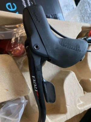 SRAM Red 22 Flat Mount Hydraulic Disc Brake with Front Shifter 950mm Hose - Image 1 of 4