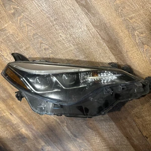 2017-2019 OEM Toyota Corolla SE XLE XSE Bi-LED Headlight Right Passenger Side - Picture 1 of 2