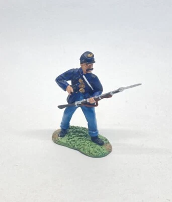Vintage Britains Union Infantry Soldier Loading Rifle Metal Figure 2.5" 1998 - Image 1 of 4