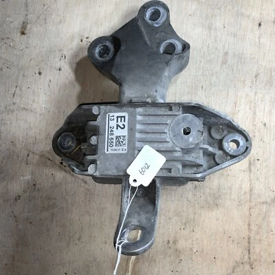 Soporte de montaje lateral del motor Chevrolet Cruze 2011-2015 OEM 13248550 Foto 1 de 3