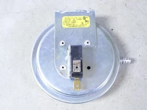 Interruptor de presión de aire TRIDELTA FS6012A-1682 42-24064-01 - Imagen 1 de 3