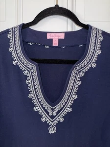 Lilly Pulitzer dunkelblau bestickt V-Ausschnitt Tunika 3/4 Arm Medium - Bild 1 von 9