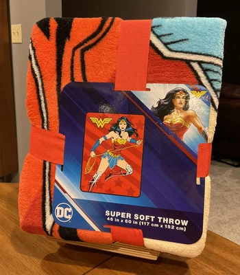 Manta DC Comics Wonder Woman "estilo retro" 46" x 60" - AB0BJTGJD2M6-R6 Foto 1 de 4