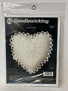 NEU Mini Nadel Magic-nmi Kerzendocht Art. 2352 Schleife mit Spitzenkanten - Bild 1 von 3