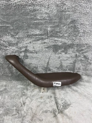 Toyota Sequoia 2001-2007 manija de puerta del conductor reposabrazos marrón oscuro reposabrazos OEM Foto 1 de 4