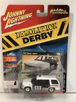 1997 Chevy Tahoe Demolition Derby Bianco Nero 1:64 Johnny Lightning JLSF015B - Immagine 1 di 4