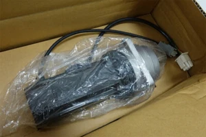 1PC New Yaskawa SGMAH-02A1AJ16C Servo Motor Fast Shipping - Imagen 1 de 6