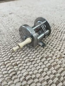Vintage Bronson Fleetwing Level Wind No. 2475 Bait Casting Fishing Reel USA - Picture 1 of 6
