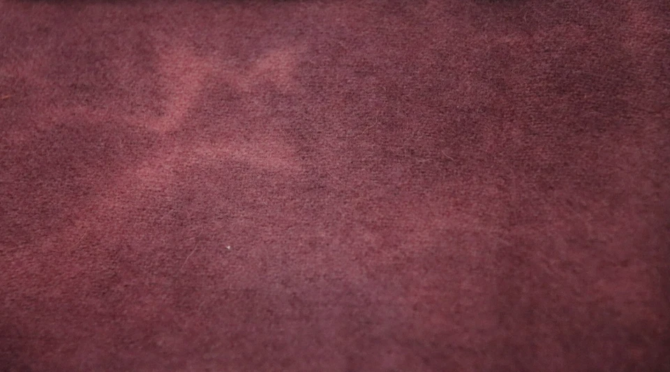 ALFOMBRA DE VINO MORERA ENGANCHE LANA TEÑIDA A MANO "Grasa" 1/8 malva rojo manchado Cur  Foto 1 de 1