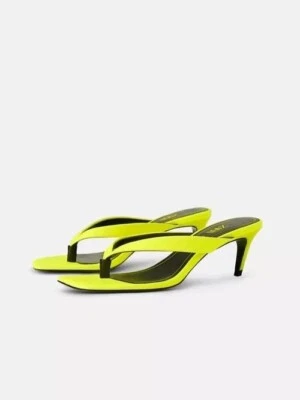 Sandalias de tacón de gatito con tiras amarillo neón 3679/001 Zara US7,5/UK5/EU38 NUEVAS CON ETIQUETAS Foto 1 de 4