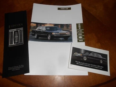 1992 ЛИНКОЛЬН ГОРОД АВТОМОБИЛЬ ОГРОМНЫЙ 34 p. 10 x 13 брошюра + оригинальная открытка и папка - Изображение 1 из 4