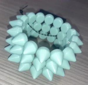 NEW FOREVER 21 FASHION JEWELRY MINT TONE 3 ROWS OF SPIKES STRETCHY BRACELET F21 - Picture 1 of 11