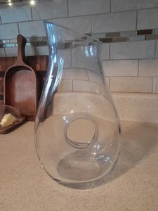 Crate & Barrel Ona Large Clear Glass Pitcher 46 Ounces - Picture 1 of 6