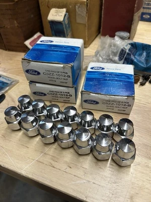 NUEVO DE LOTE FORD C5ZZ-1012-B 1965-1967 TUERCAS DE RUEDA DE ACERO ESTILO MUSTANG 14 EN TOTAL Foto 1 de 4