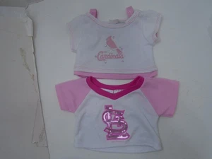 Camisa 2 Build A Bear Cardenales de San Luis Lentejuelas Rosa y Acentos de Estrás - Imagen 1 de 6