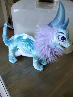 迪士尼 Raya and the Last Dragon Talk & Glow Sisu 毛绒填充动物龙 — 第 1/4 张图片