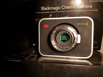 Blackmagic Cinema Camera 2,5k Canon  EF - Immagine 1 di 4