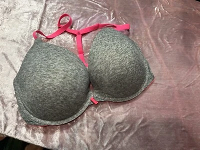 Sujetador deportivo Victoria Secret VSX 36DD con aros ligeramente forrado gris gancho y ojo Foto 1 de 4