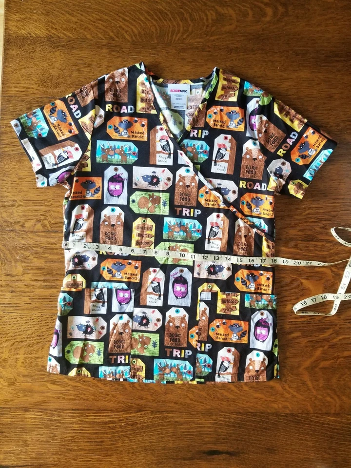 Women's Thanksgiving Scrub Top Size XS Full of Woodland Animal Friends! FUN! - Image 1 of 1