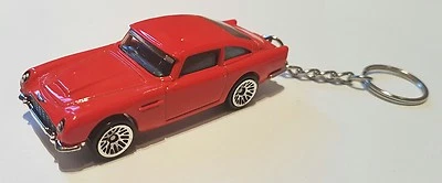 Hotwheels aston martin 1963 db5 keyring diecast car - Image 1 of 4