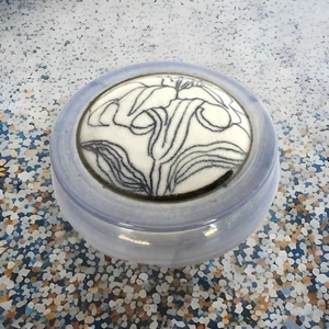 Blue & White  Lily Design Studio Art Pottery Box W/Lid, Signed. MKN 4-3/4" - Picture 1 of 13