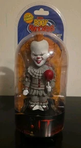 Pennywise NECA It 2017 Film Body Knocker Solar Wackelkopf - Bild 1 von 6