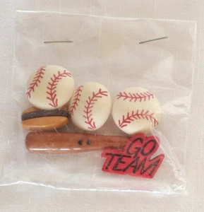 Lotto 6 bottoni vintage novità tema baseball NOS - Foto 1 di 2