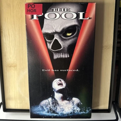 Бассейн VHS 2002 Кристен Миллер Елена Ухуг Редкий Прокат Ужасов Триллер Ремесленник - Изображение 1 из 4
