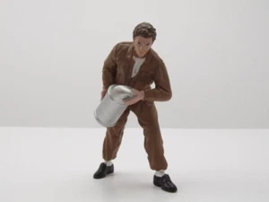 Figura Race Day 6 Series 1 hombre con jarra marrón para modelos 1:18 American Diorama - Imagen 1 de 5