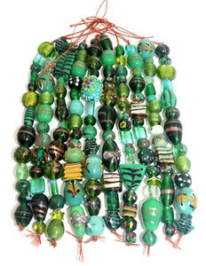 10 Strands Green Lamp Work Glass Beads, Mixed Style and Sizes, Handmade Glass. - Picture 1 of 2