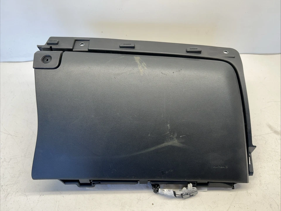 OEM TABLERO GUANTERA ALMACENAMIENTO PARA FORD MUSTANG FR3B-6306046-A 2015-2020 Foto 1 de 4