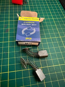 Spazzola in carbonio di ricambio originale elettrica Superior OEM # M11 - Foto 1 di 1