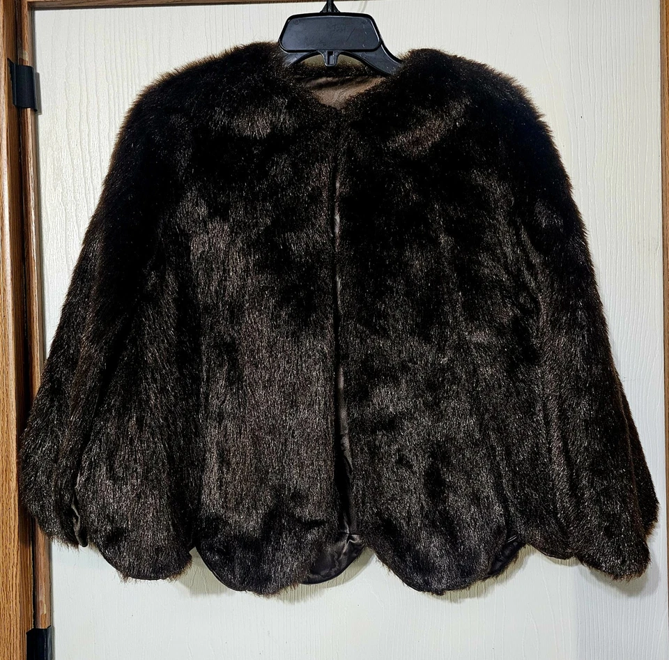 Mantón con capa de piel sintética vintage años 80 marrón oscuro talla única Foto 1 de 4